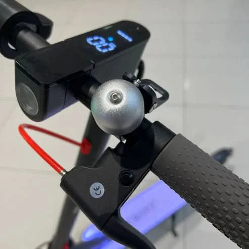 Crony XM M365 – Electric Scooter with 7 Colors LED (250W, APP Control)