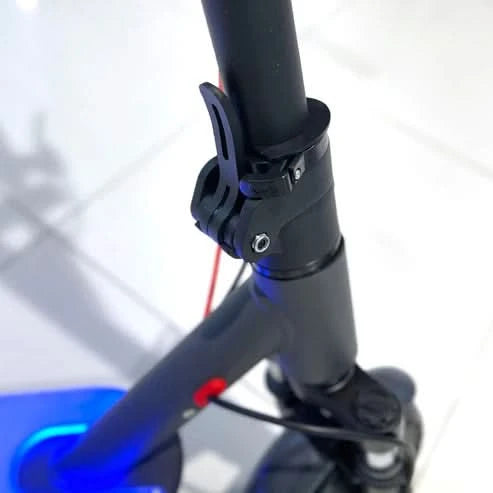 Crony XM M365 – Electric Scooter with 7 Colors LED (250W, APP Control)