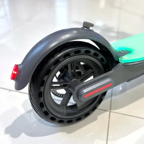 Crony XM M365 – Electric Scooter with 7 Colors LED (250W, APP Control)