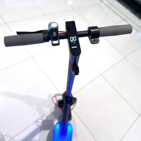 Crony XM M365 – Electric Scooter with 7 Colors LED (250W, APP Control)