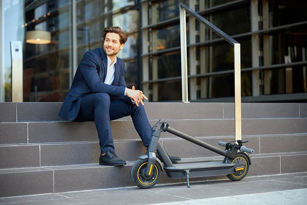 Crony XM M365 – Electric Scooter with APP Connectivity (250W, 45 KM/H)